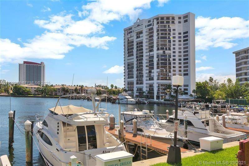 Large 2 2 in the heart of Hallandale Beach.