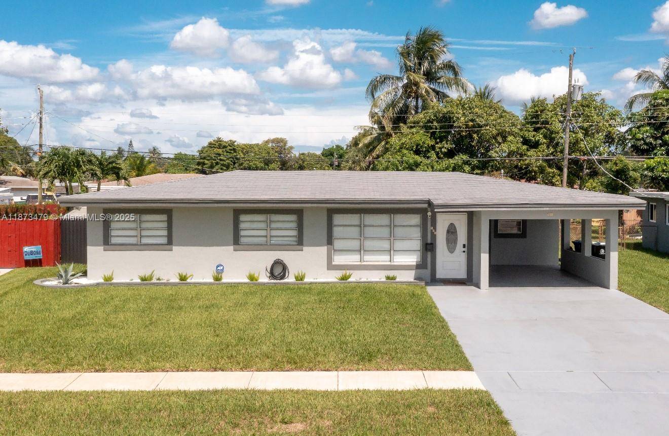 Welcome to this beautifully updated home featuring modern finishes throughout !
