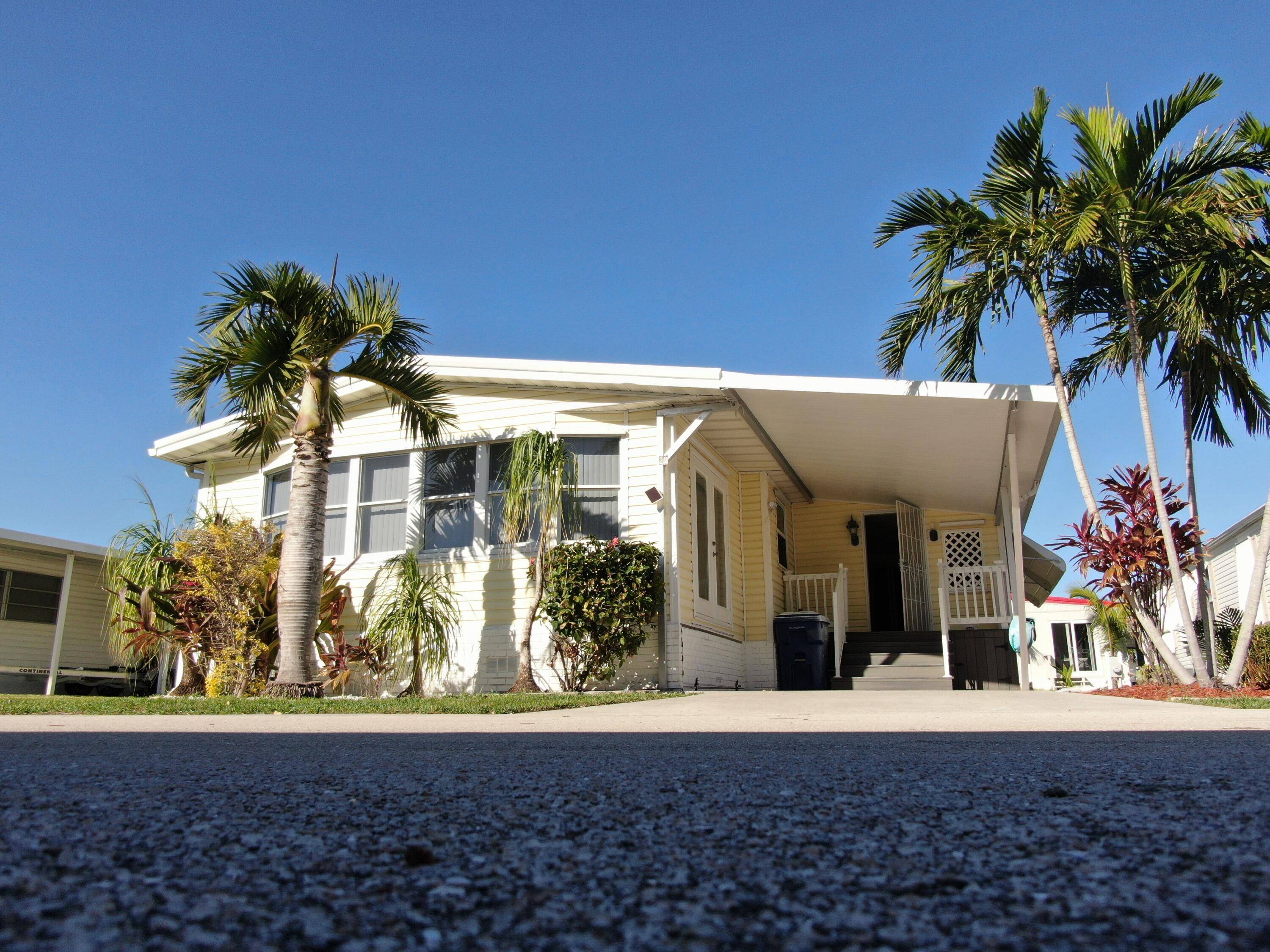 Discover the chance to own and live in the highly sought after Jupiter River Park community.