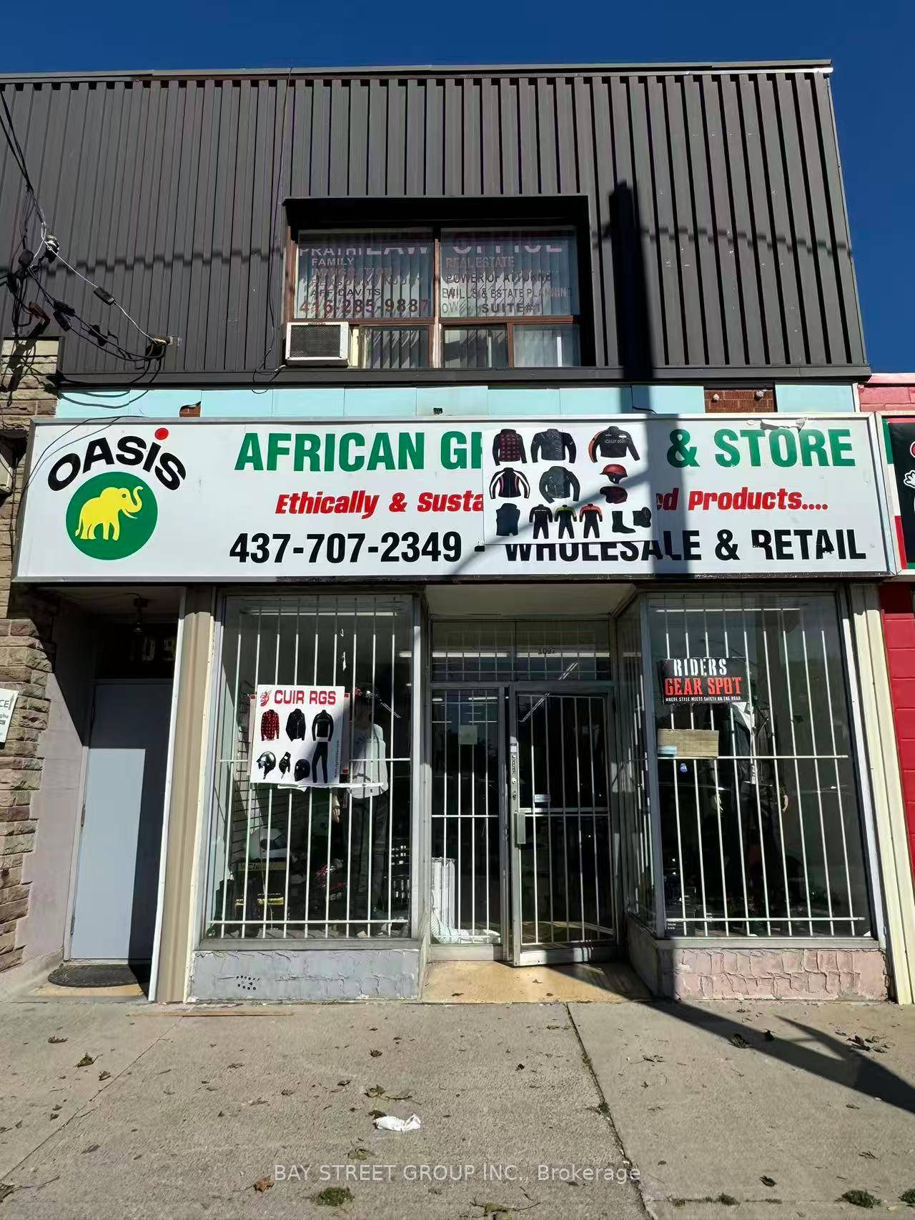 Prime commercial unit for lease, South West corner of St.