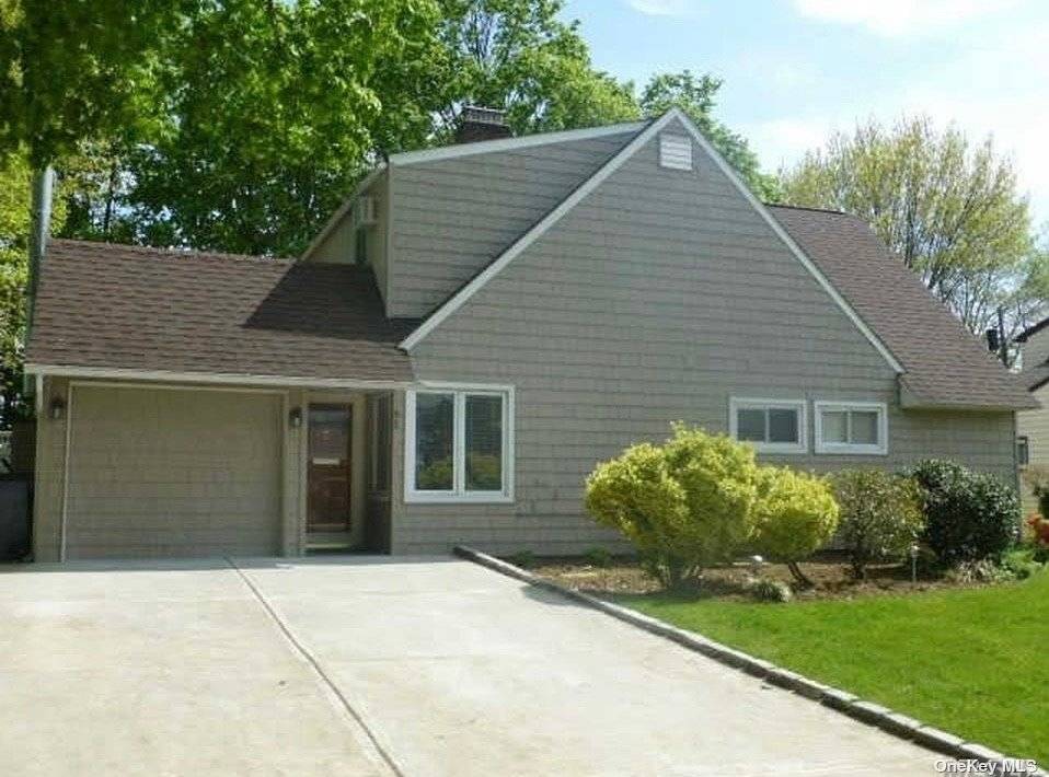 Just Reduced ! Move Right Into This Expanded Levitt Ranch.