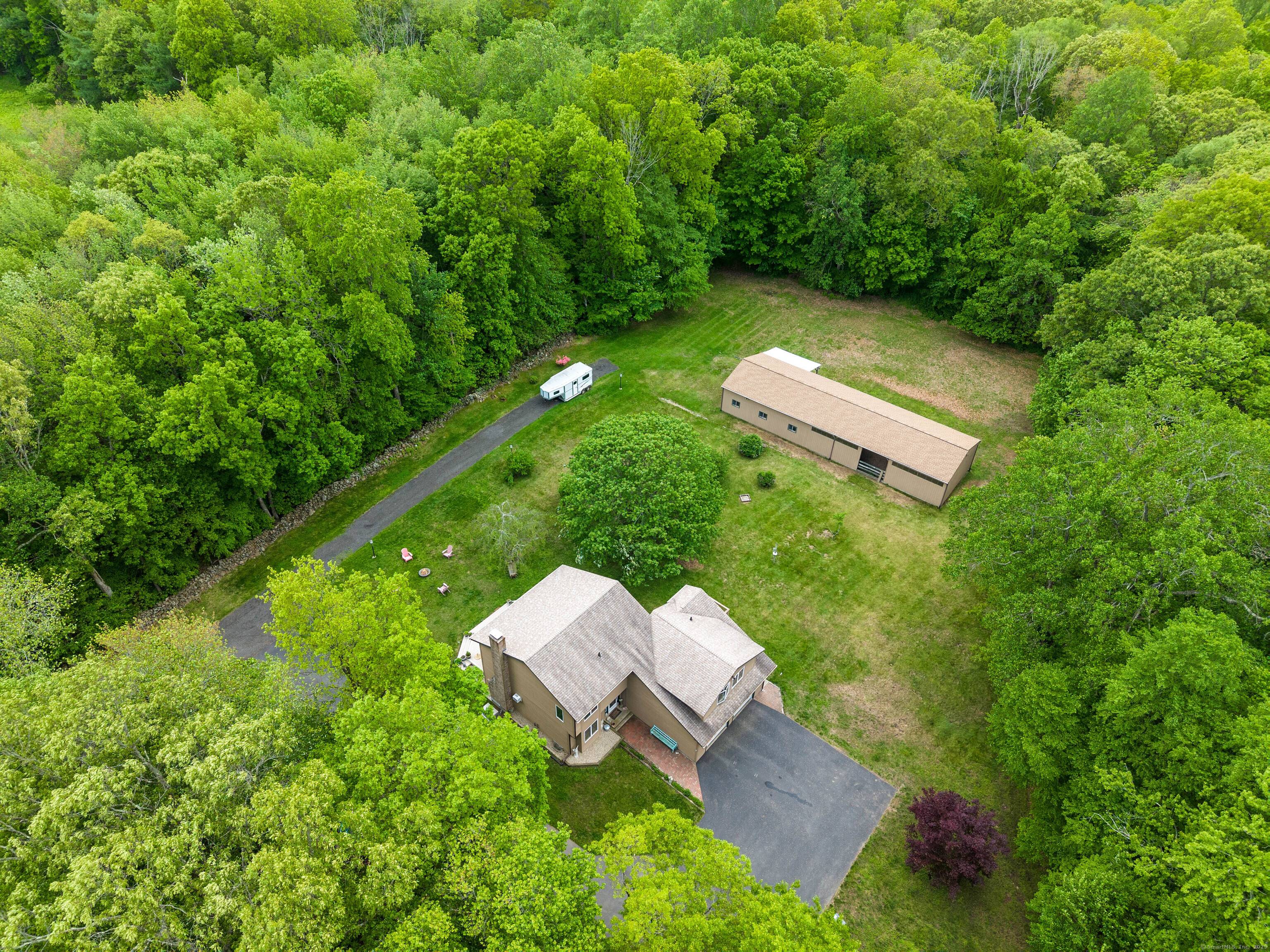An equestrian retreat awaits !