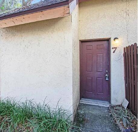 Charming two bedroom, one and a half bathroom condo in the heart of Tampa, next to USF !