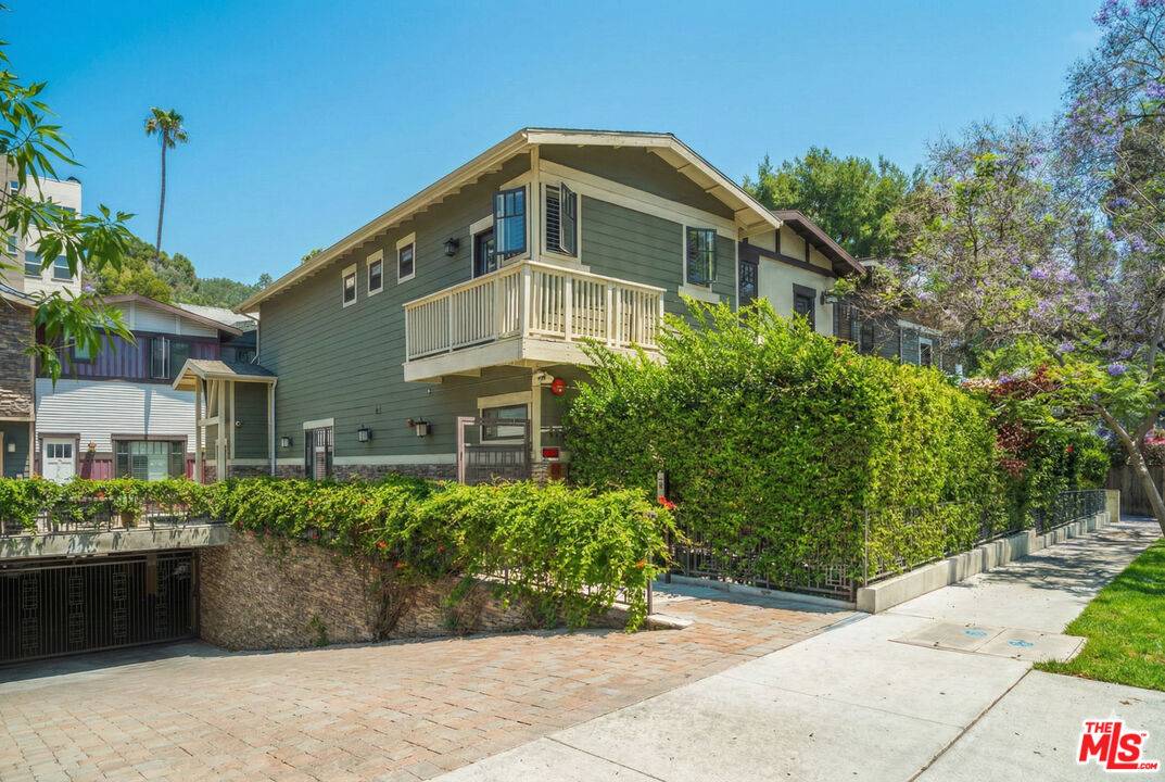 2020   Holly Dr 2BR Hollywood Hills East La