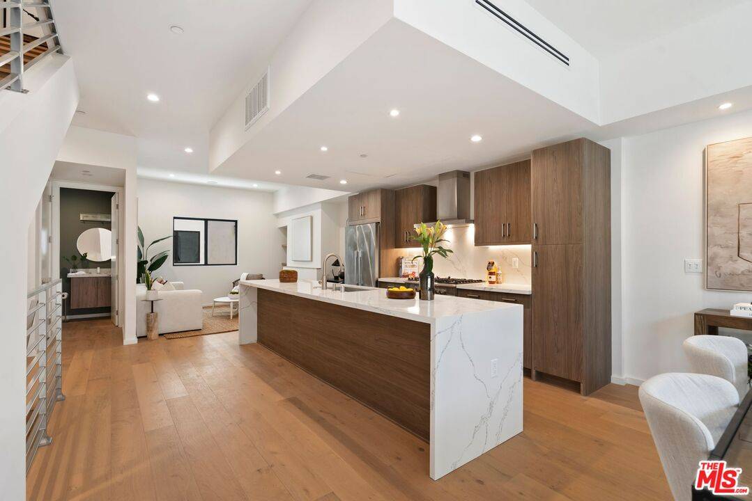 3803 S Verona Ct 4BR Marina Del Rey La