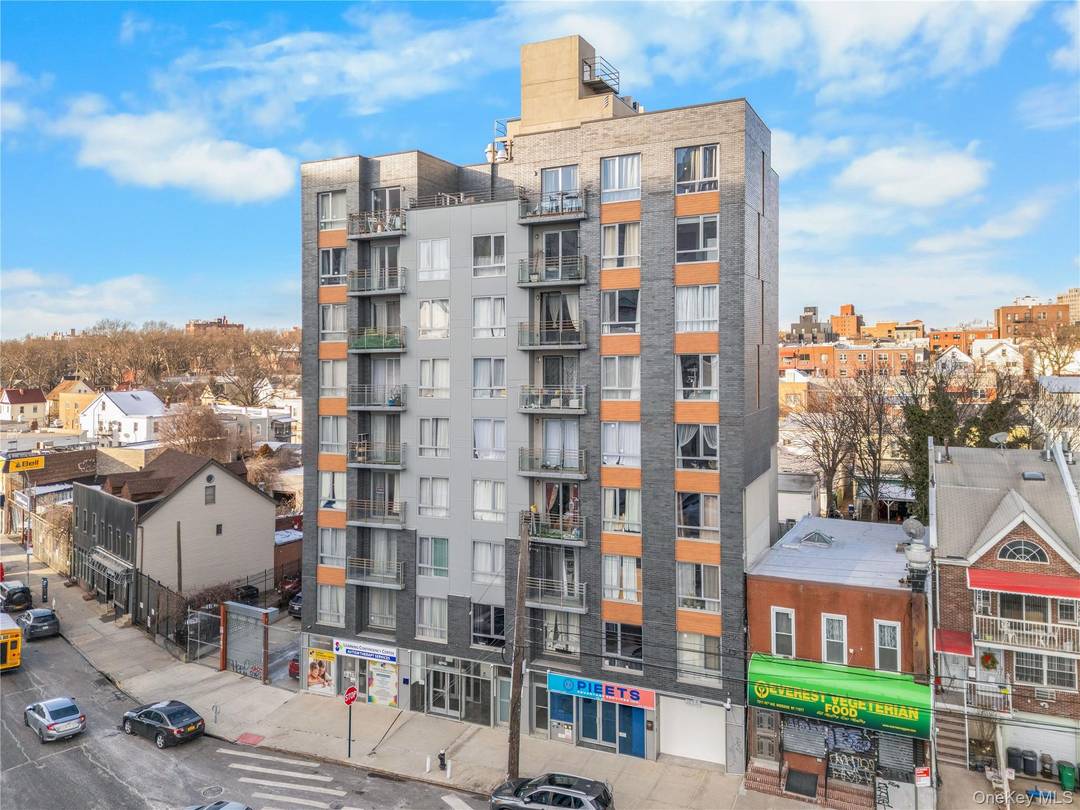 Built in 2016 Rare Slightly Larger 2BR 2BA 920 SF Functional, square layout with great sense of space Asking Price 650, 000 Parking available for purchase 65, 000 ?