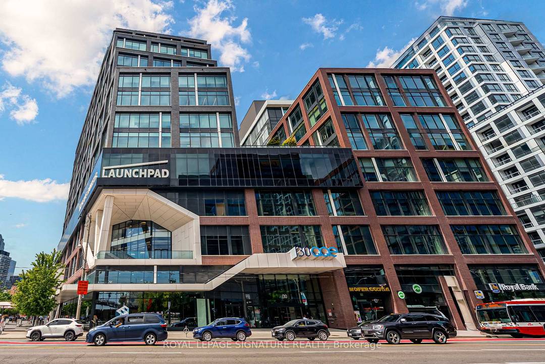 Exceptional fully built out corner office suite in the East Tower at Daniels Waterfront, offering 3, 535 sq.