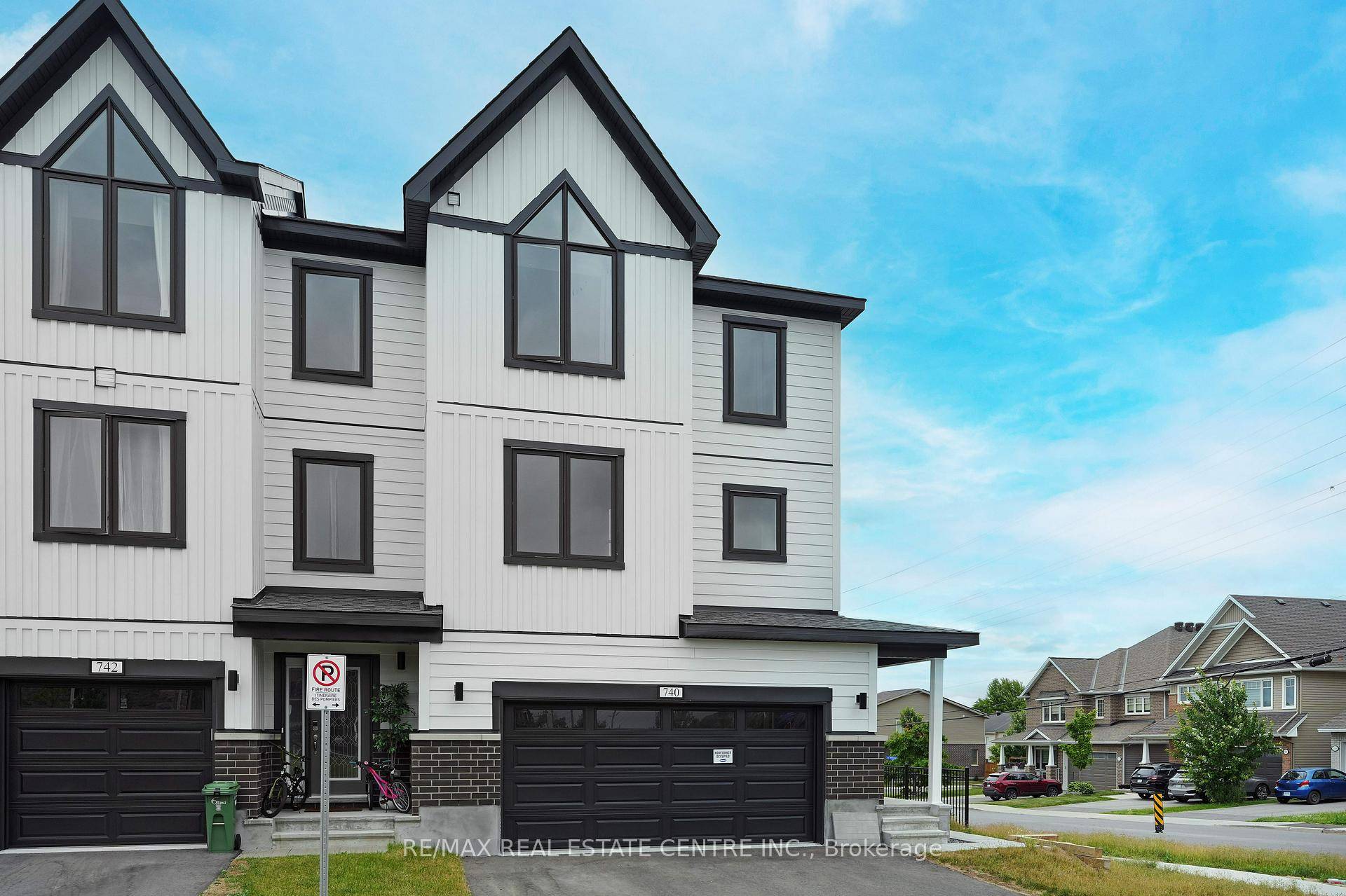 Welcome to this exceptional corner unit townhouse in one of Ottawa's most sought after communities !