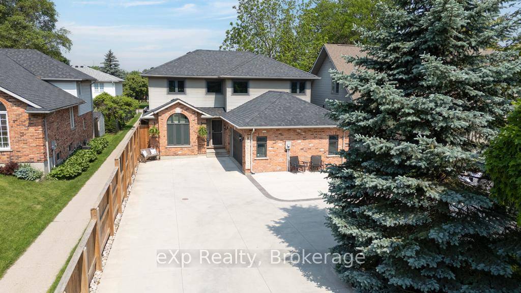 Welcome to 510 Mornington Street, a beautifully updated 3 1 bedroom, 4 bathroom home in Stratford's highly desirable Bedford Ward just steps from Bedford Public School, one of the city's ...