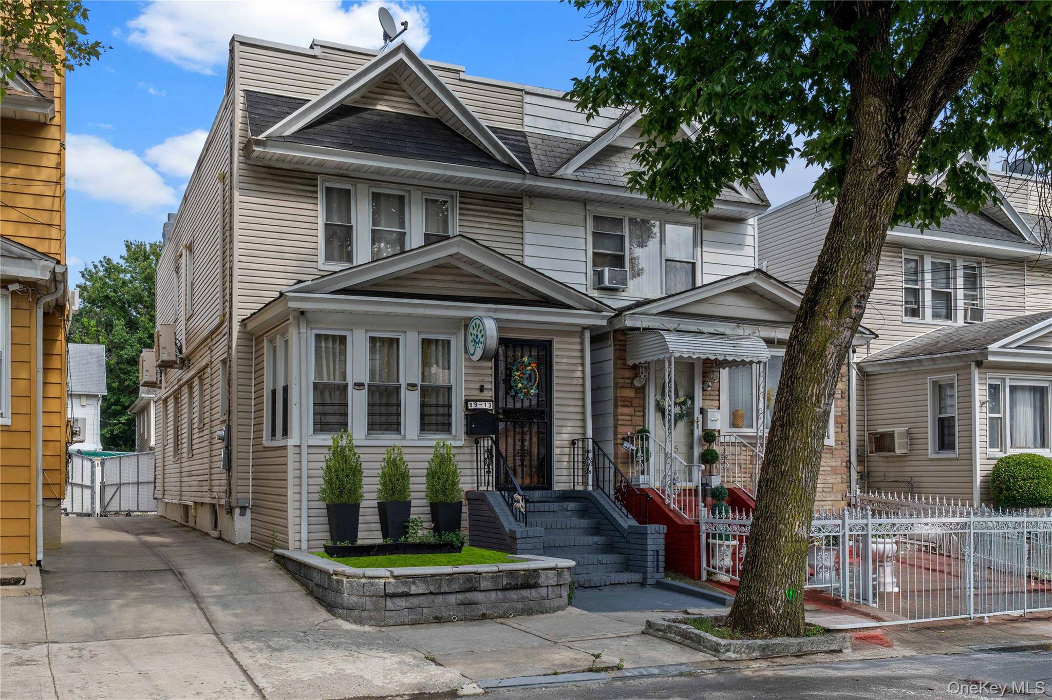 Charming colonial style home nestled in the heart of Woodhaven.