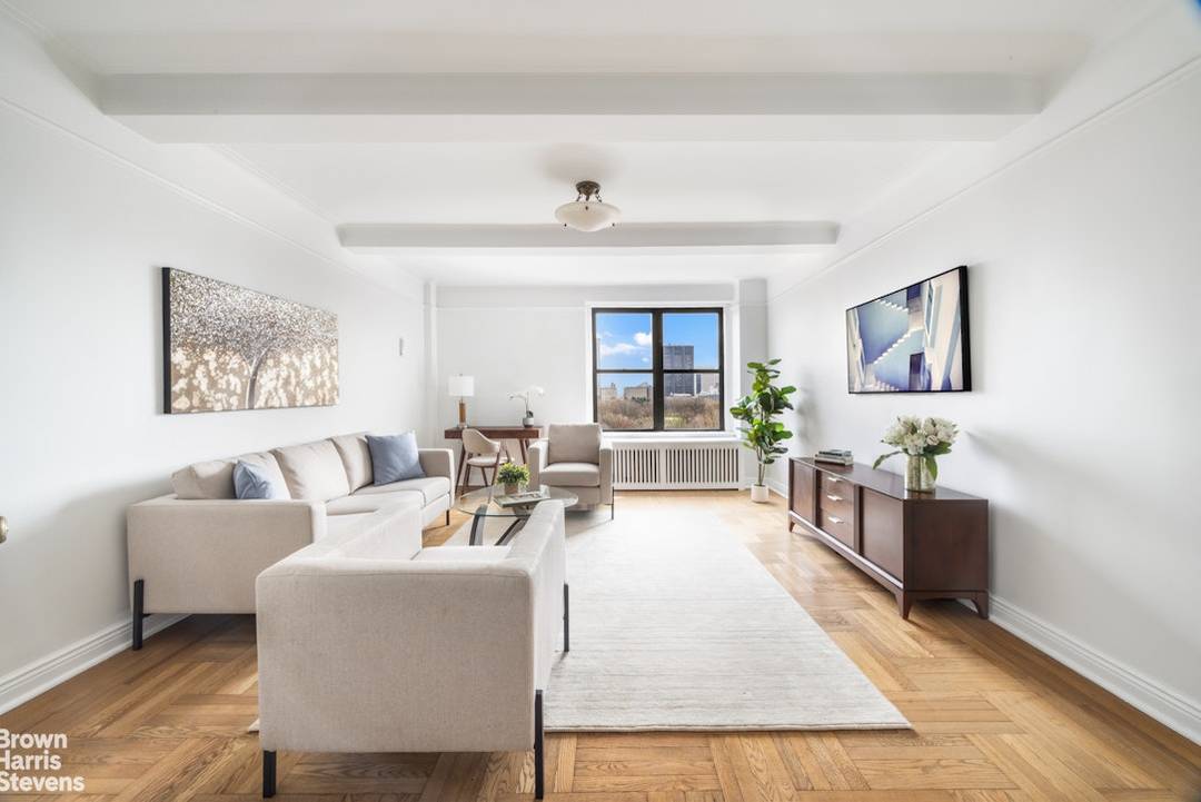 Breathtaking views of Central Park and beyond greet you immediately upon entering this gracious high floor home.