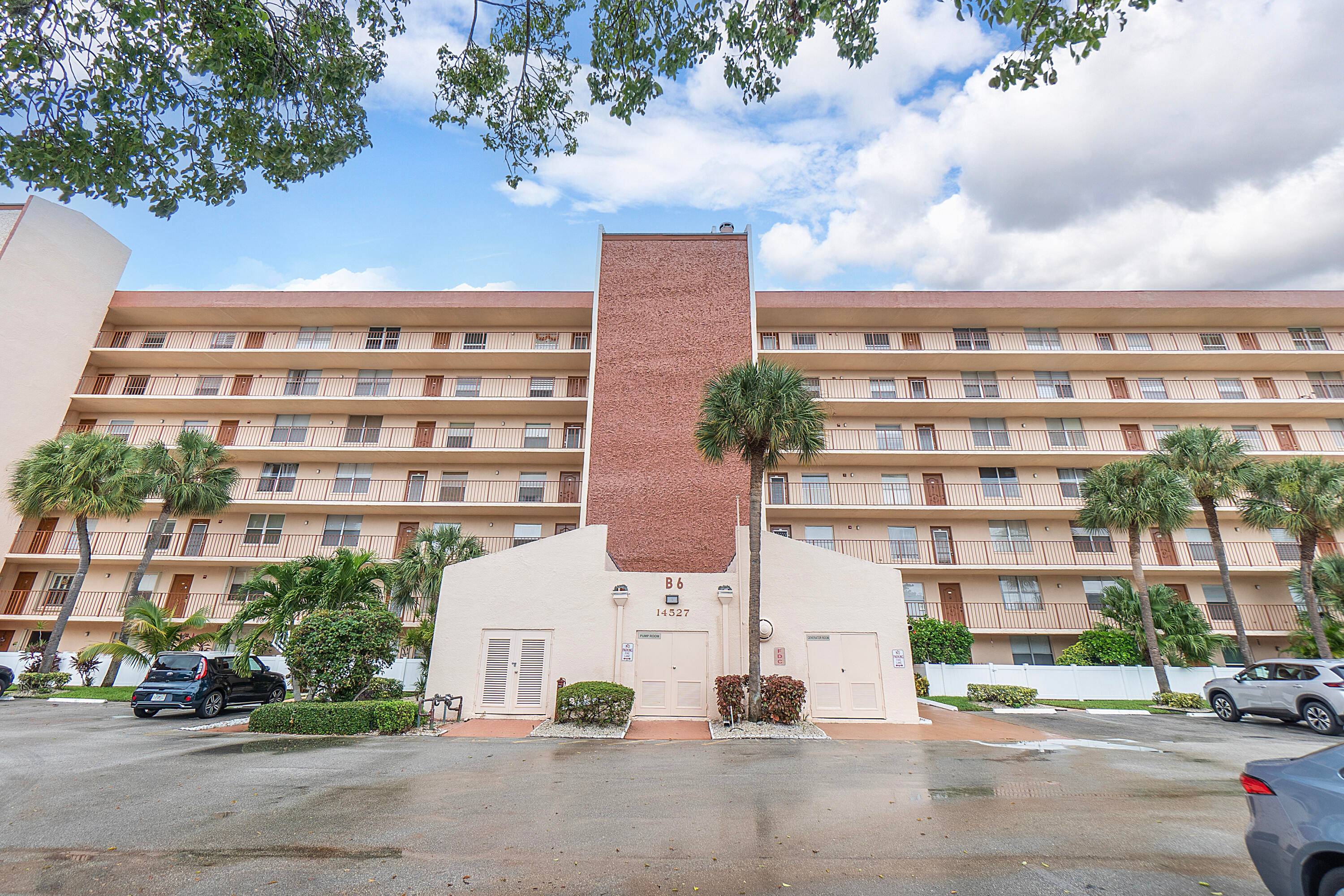 Discover the largest unit in this desirable building !