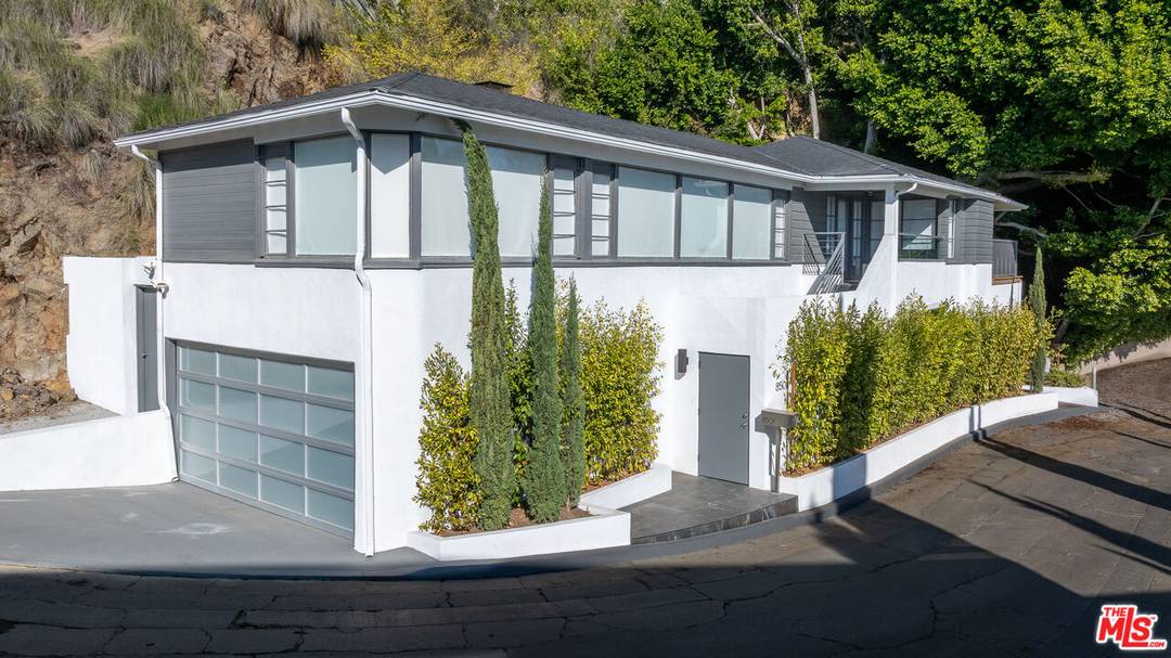 8501   Hedges Pl 2BR Sunset Strip La