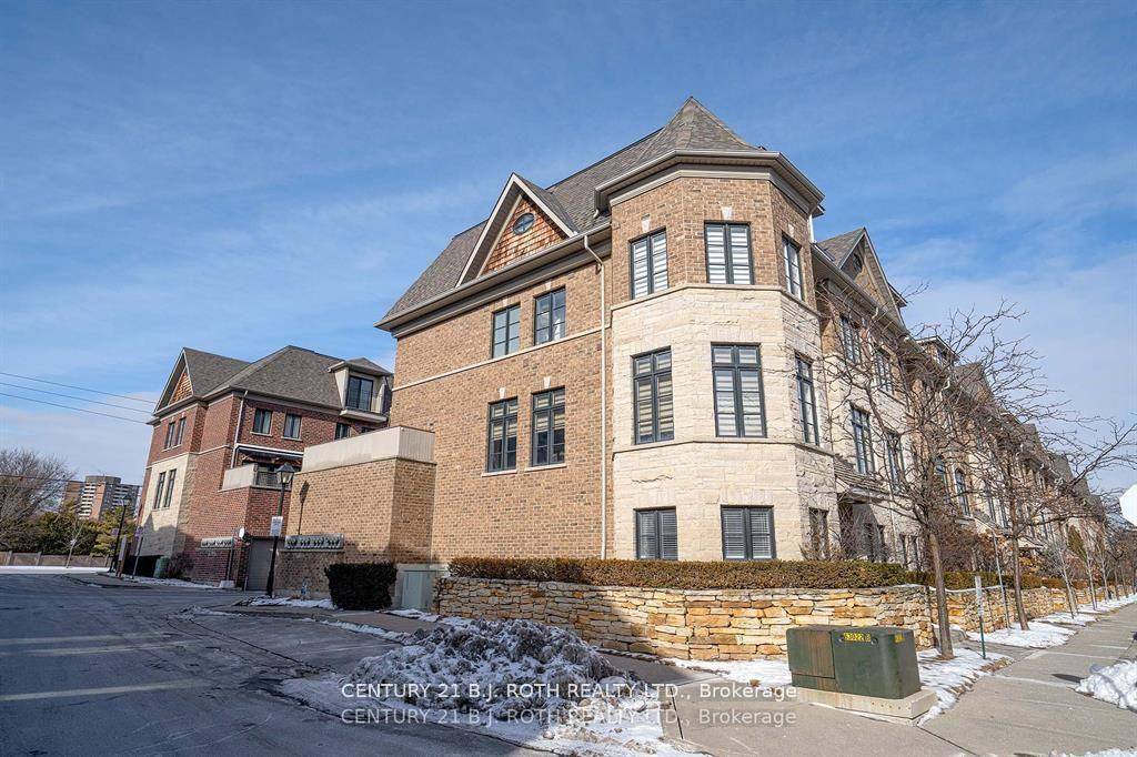 Rare Find End Unit, Largest Townhome in Parkview Trail.