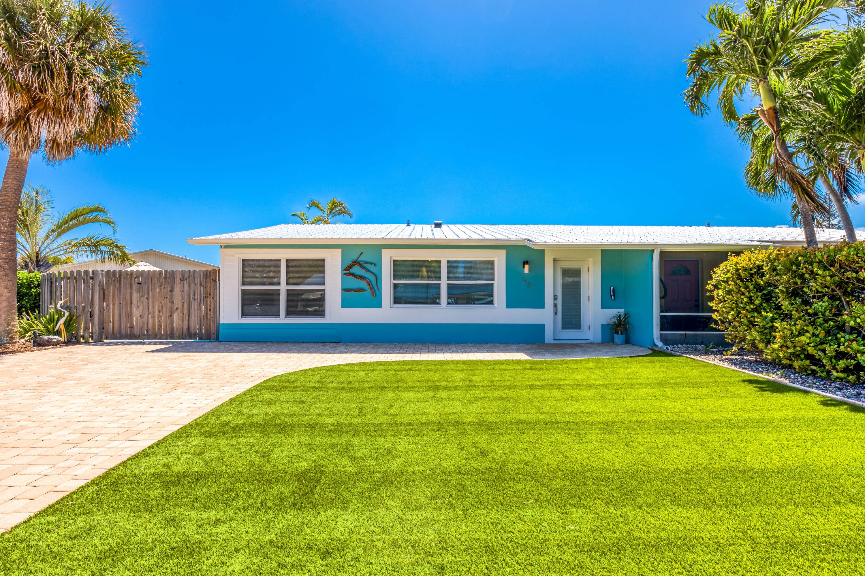 Welcome to 113 N. Las Olas Drive, Jensen Beach, FL Your Slice of Paradise on Hutchinson Island !
