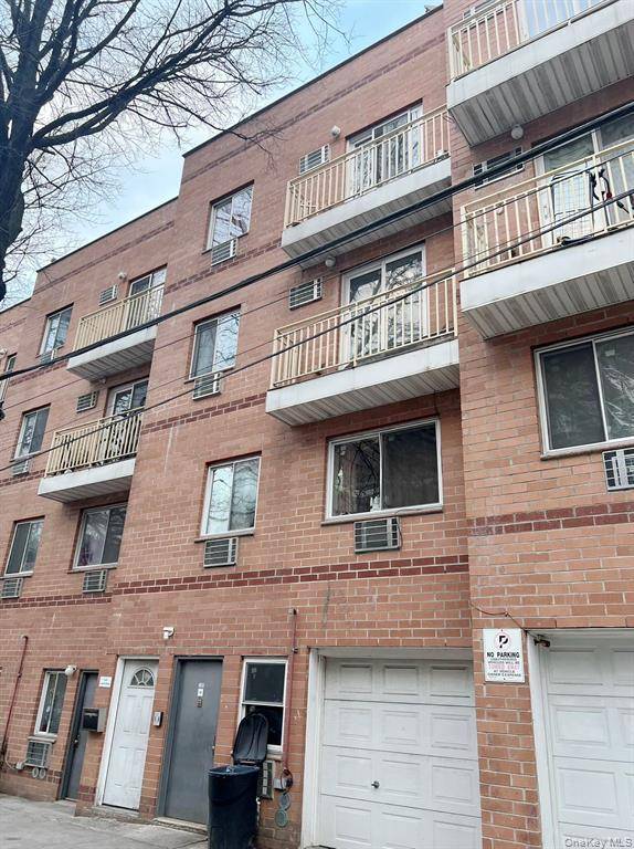 This modern 6 family building in the heart of Flushing is an excellent investment opportunity.