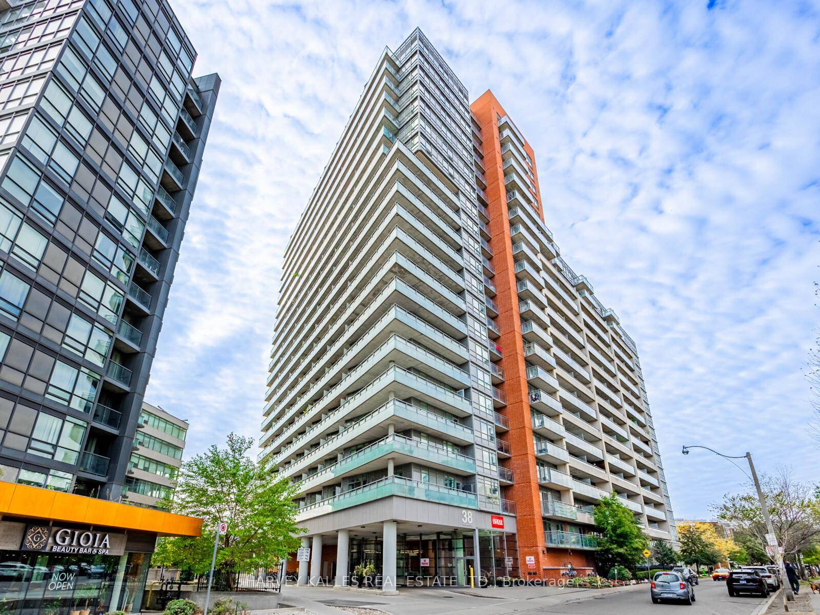 Beautifully renovated and thoughtfully designed, this suite features a gourmet kitchen with updated cabinetry, stainless steel appliances, granite counters, and a unique extra large movable centre island with built in ...