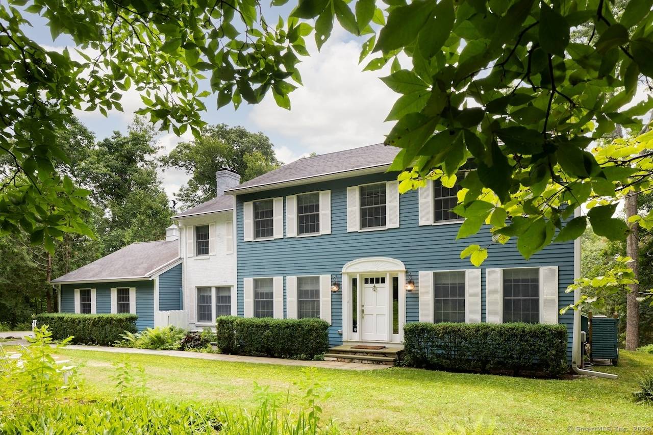 Available Annual or Academic Year Welcome to this well located furnished 5 bedroom, 2.