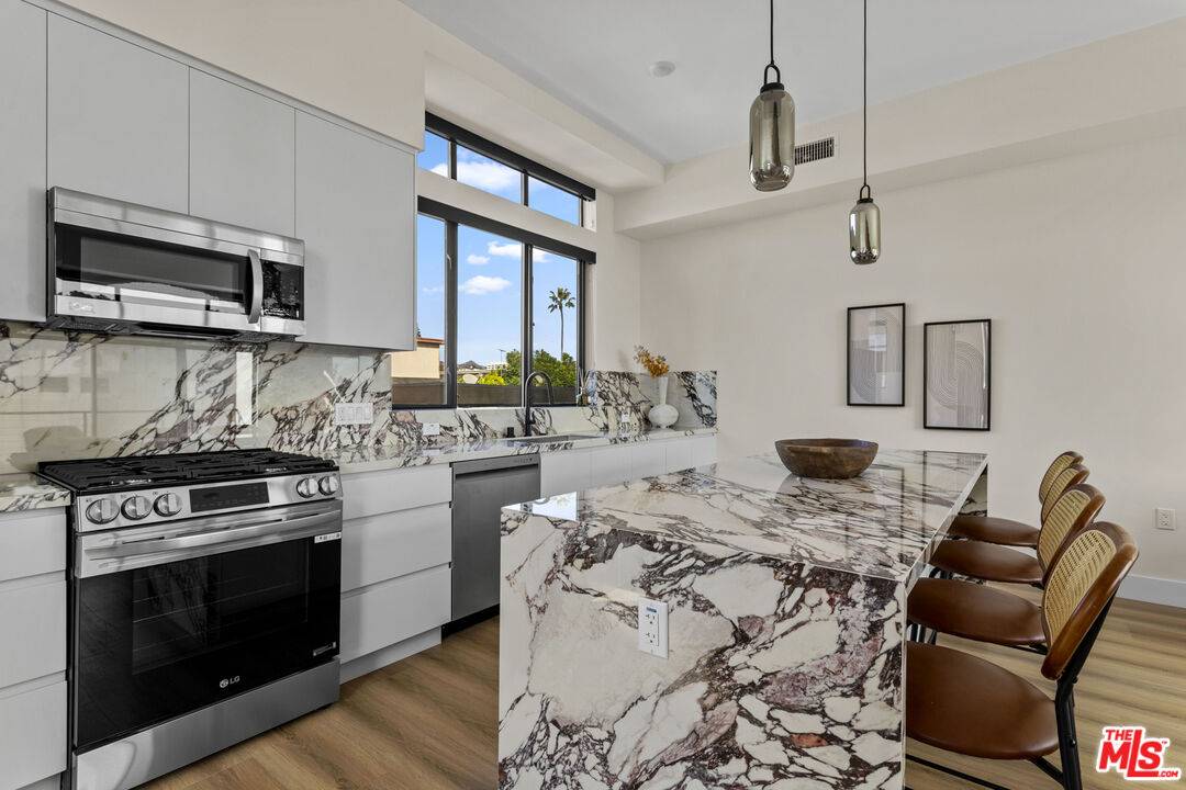 1318 1/2 N Vista St 3BR Hollywood Hills East La