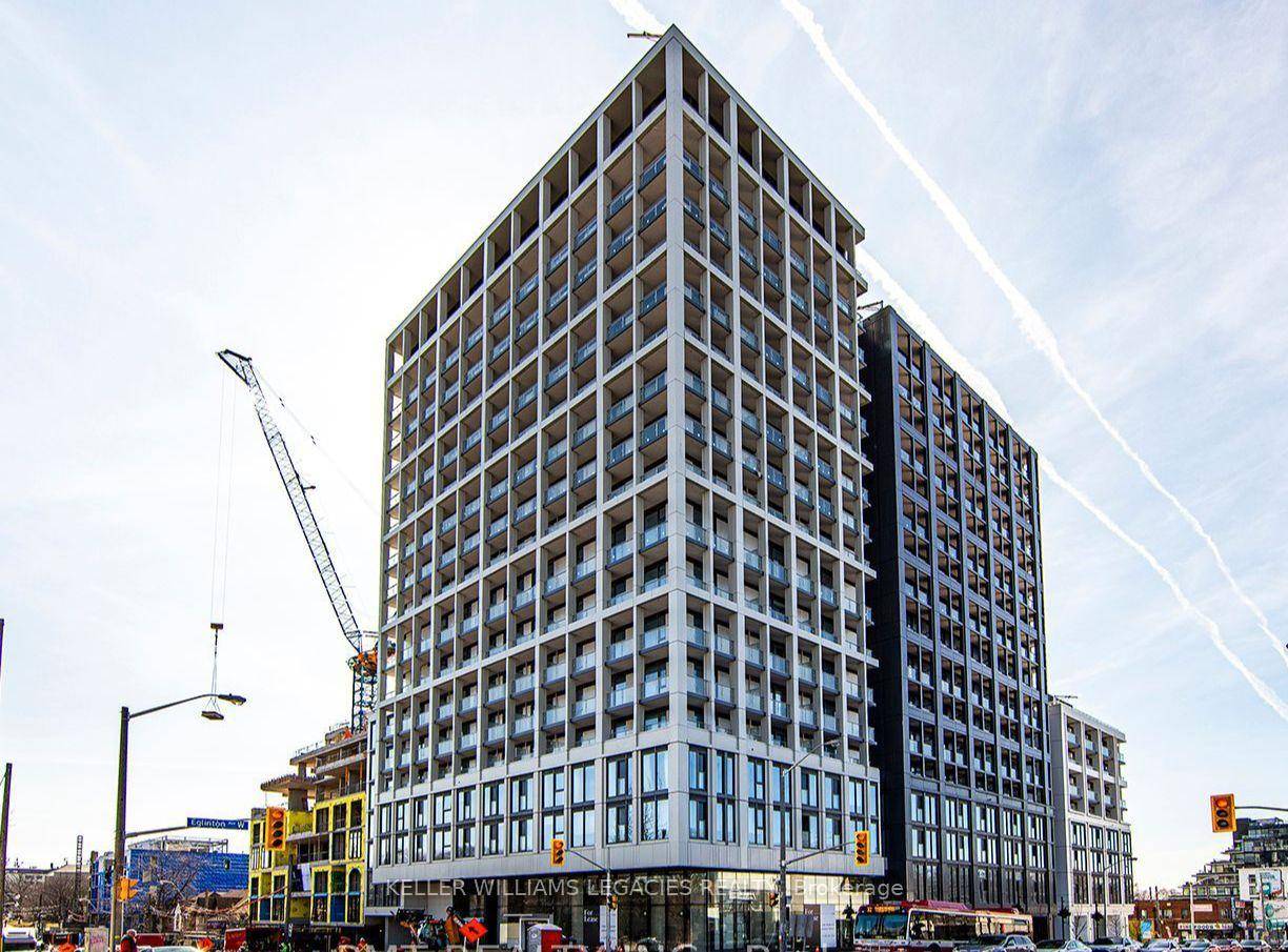 Approximately Brand new luxury 1 bedroom condo in prime Forest Hill location, bright and functional layout, floor to ceiling windows to balcony with unobstructed view.