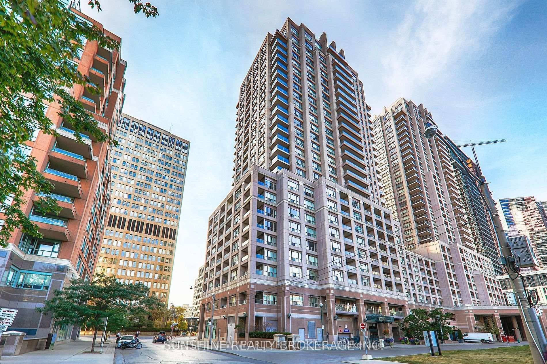 Spacious 3 bedroom, 2 washroom unit in an excellent location with a functional layout and generously sized bedrooms.