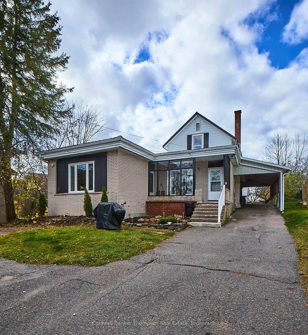 Charming two story three bedroom, two bathroom home, located downtown Huntsville on a quiet side street.