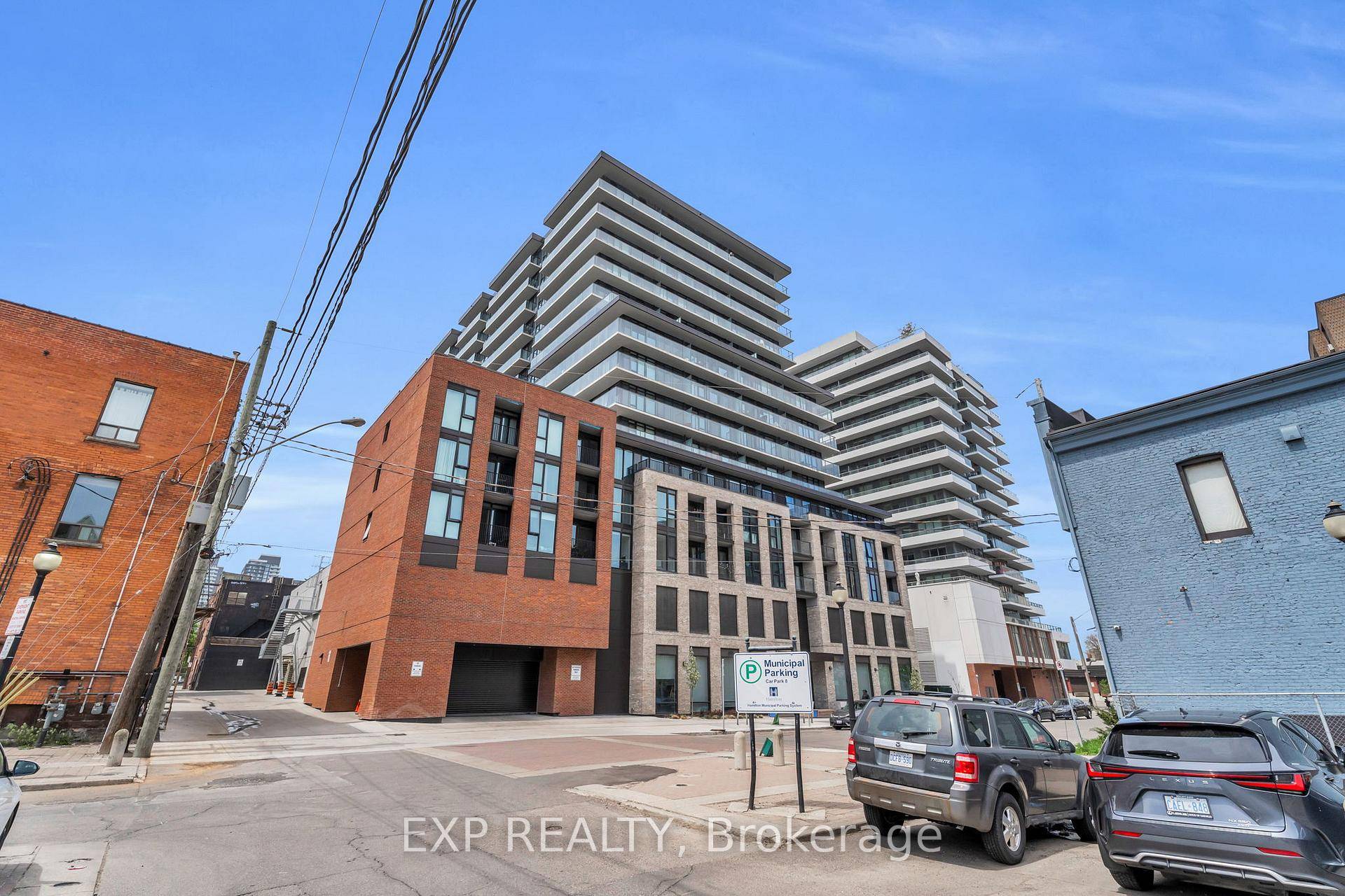 Welcome to Unit 828 at 1 Jarvis Street in Hamilton a stylish and functional 1 bedroom condo perfectly located in the cities fast growing Beasley neighbourhood.
