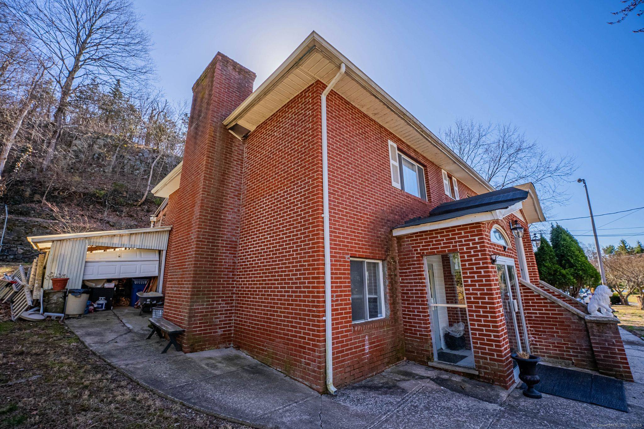 Conveniently located in Trumbull near parks, trails, shopping, and top schools, this spacious 3 bedroom home offers endless possibilities.