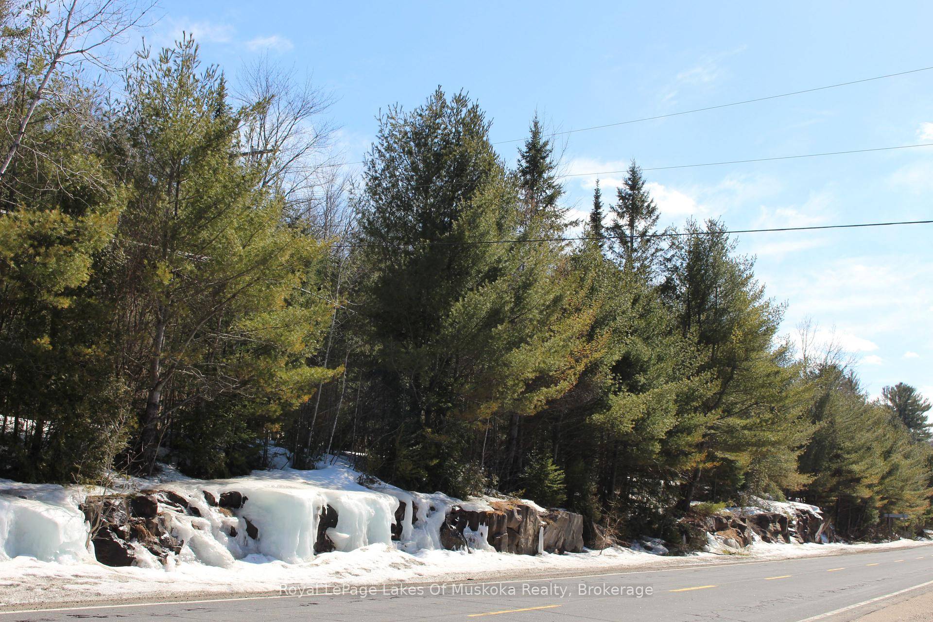 Just outside the town limits of Baysville, this beautiful 2.