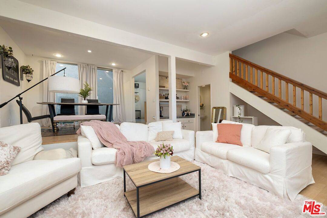 28240 REY DE COPAS LN 2BR Malibu La