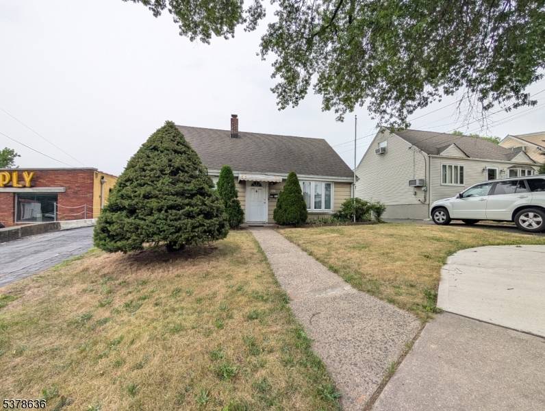 Great Starter Home w 4 Bedrooms, 2 Full Baths, Living Rm, Dining Area Galley Kitchen.