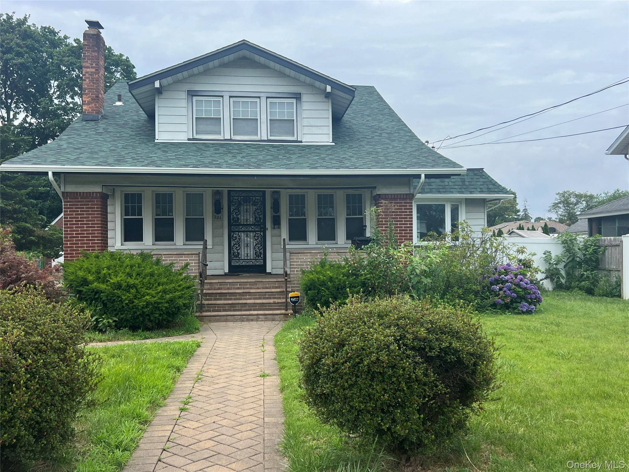 Step into space, style and comfort with this beautiful spacious 5 bedroom, 2 bathroom house on a beautiful residential street.