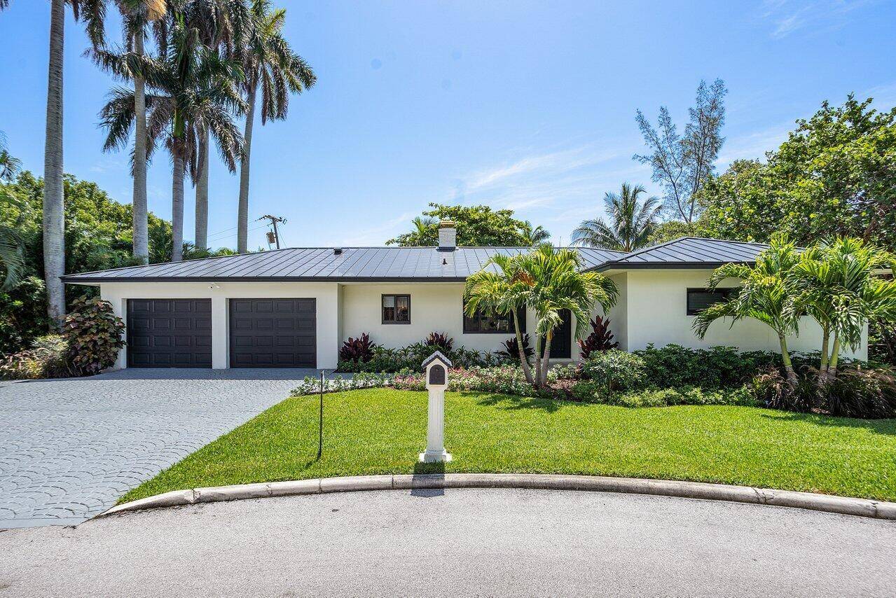 Ideal for nature lovers and water enthusiasts, this property offers direct access for paddle boarding to the Intracoastal Waterway and is just two blocks from the beach.