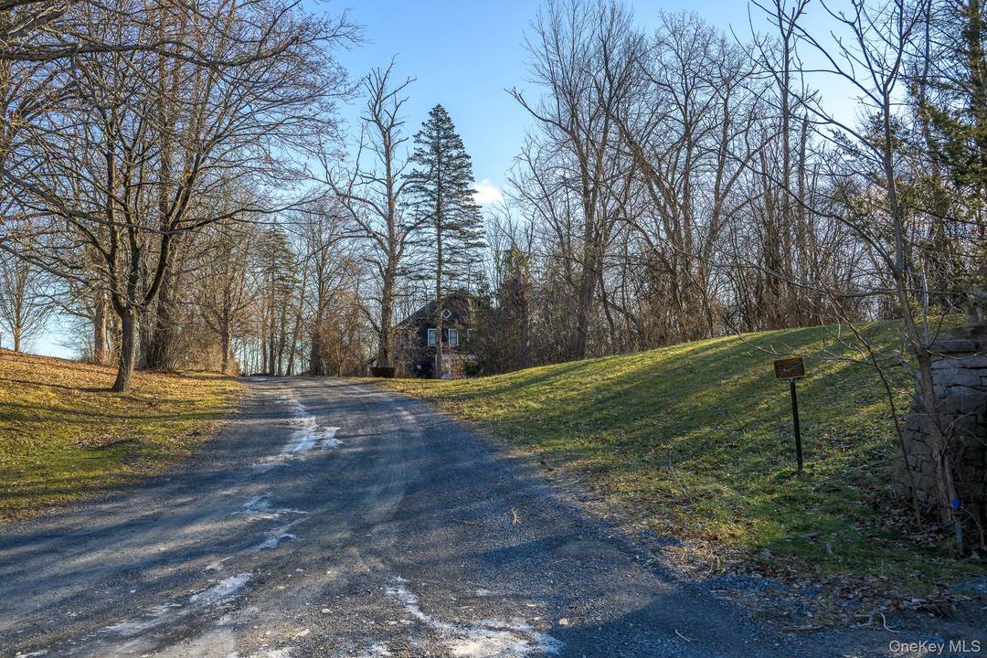 A Property Worth Saving. A Rare 1781 Carriage Barn Awaiting Its Next Chapter.