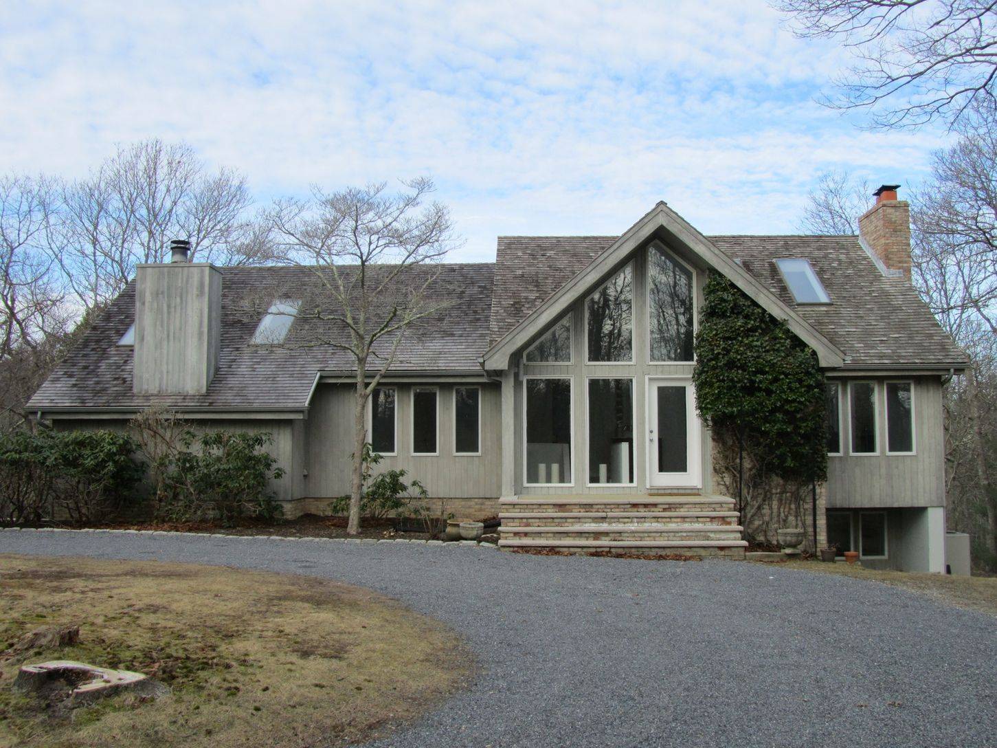 Renovated Modern Home in EH close to Village!