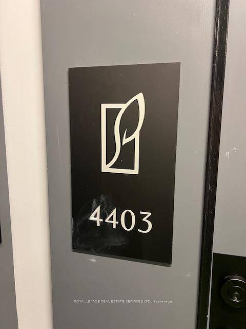 866 Square Feet, 2 Bedrooms.