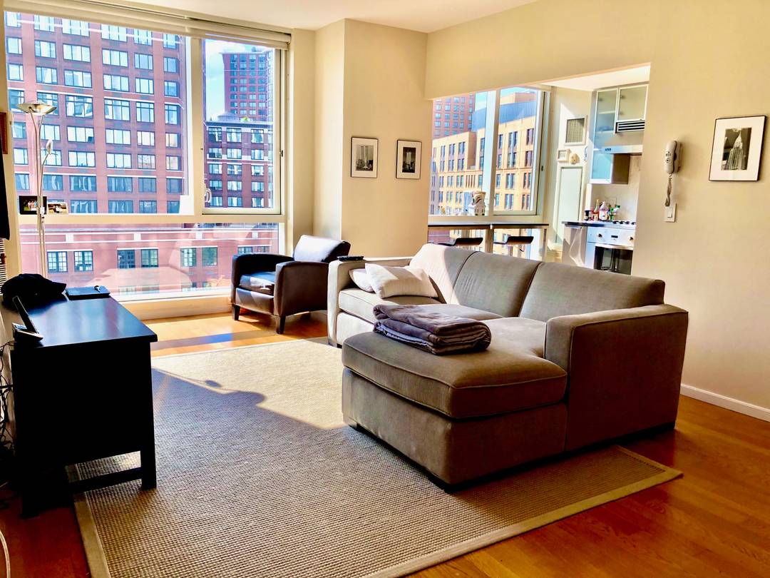 Spacious and sunflooded 2bed 2bath rental in the heart of Tribeca.