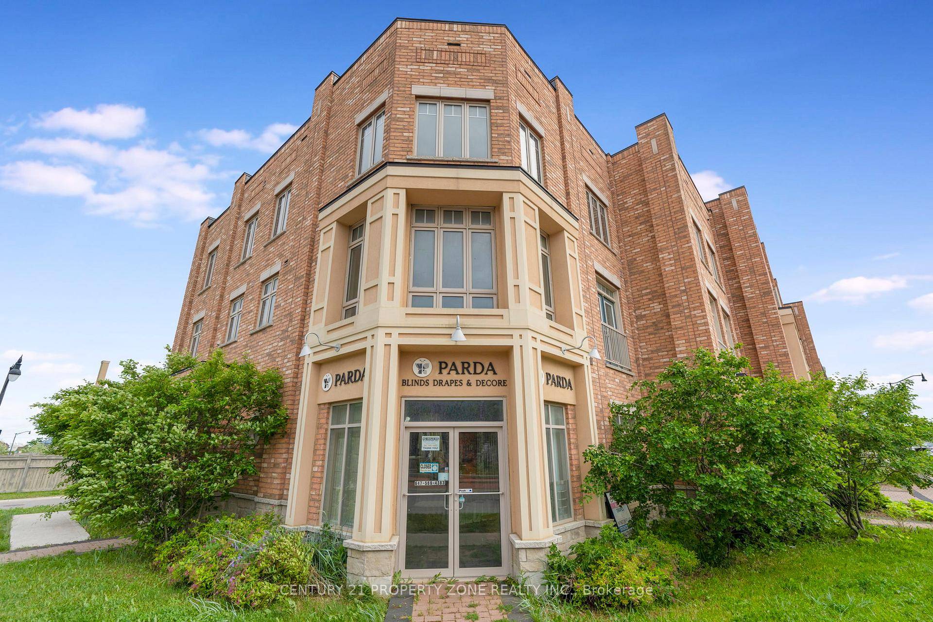 Exceptional corner live work townhouse located in the vibrant Mayfield Village Community.