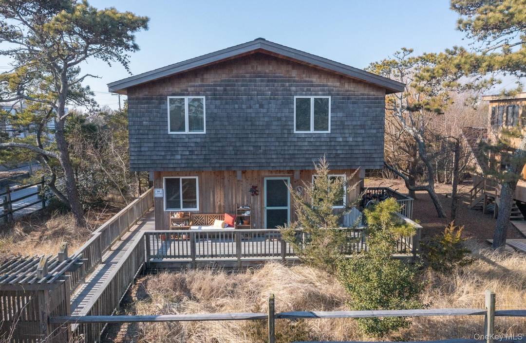 This spacious 5 bedroom, 2 full bath home is fully winterized for year round enjoyment.