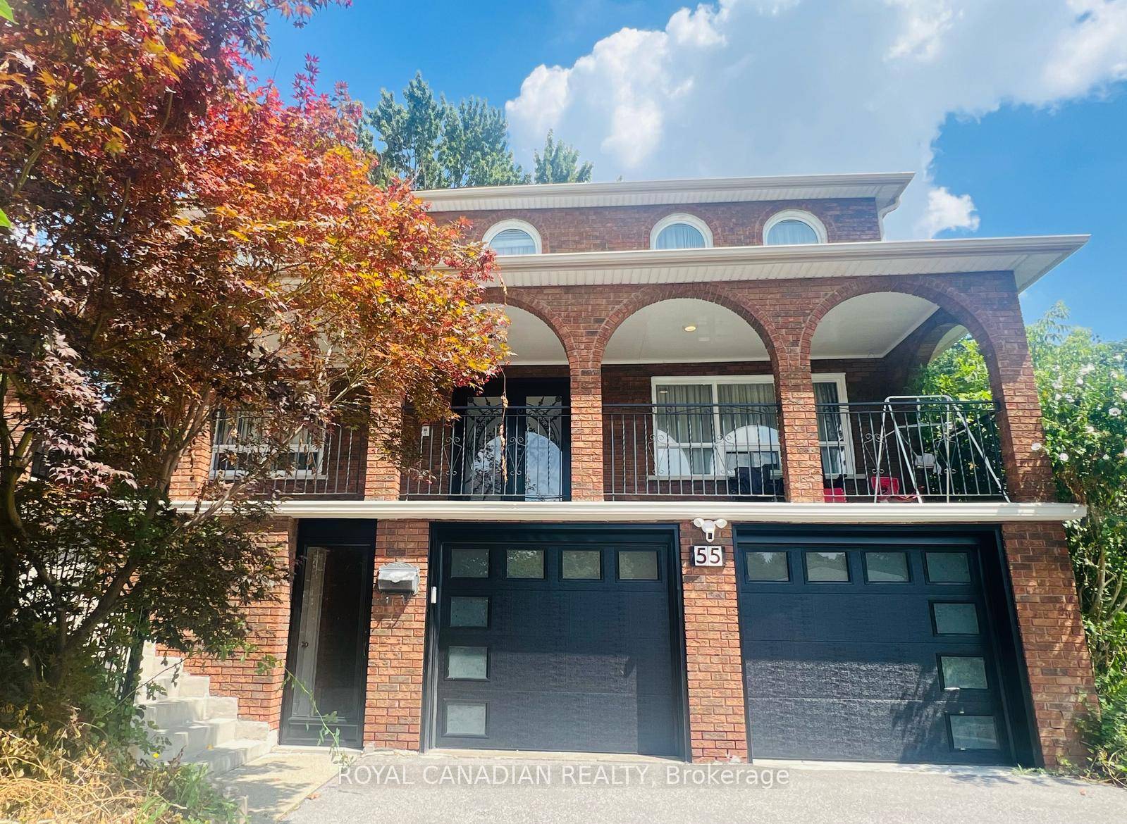 Welcome to 55 Pioneer Lane, Vaughan a stunning furnished home now available for lease !