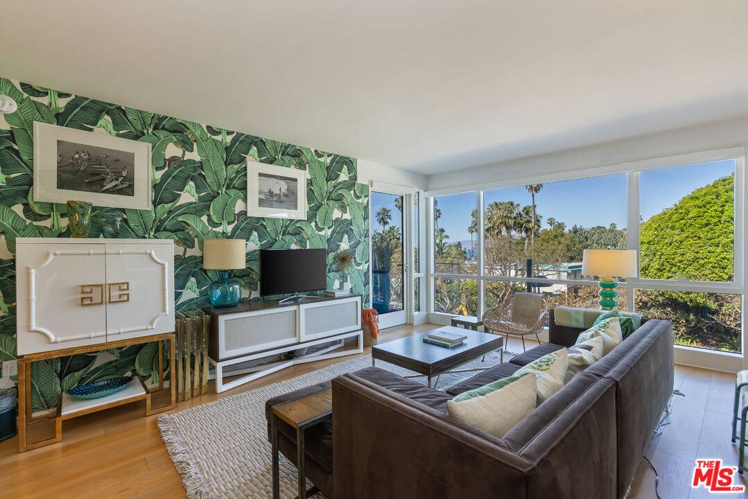 1705   Ocean Ave 1BR Santa Monica La