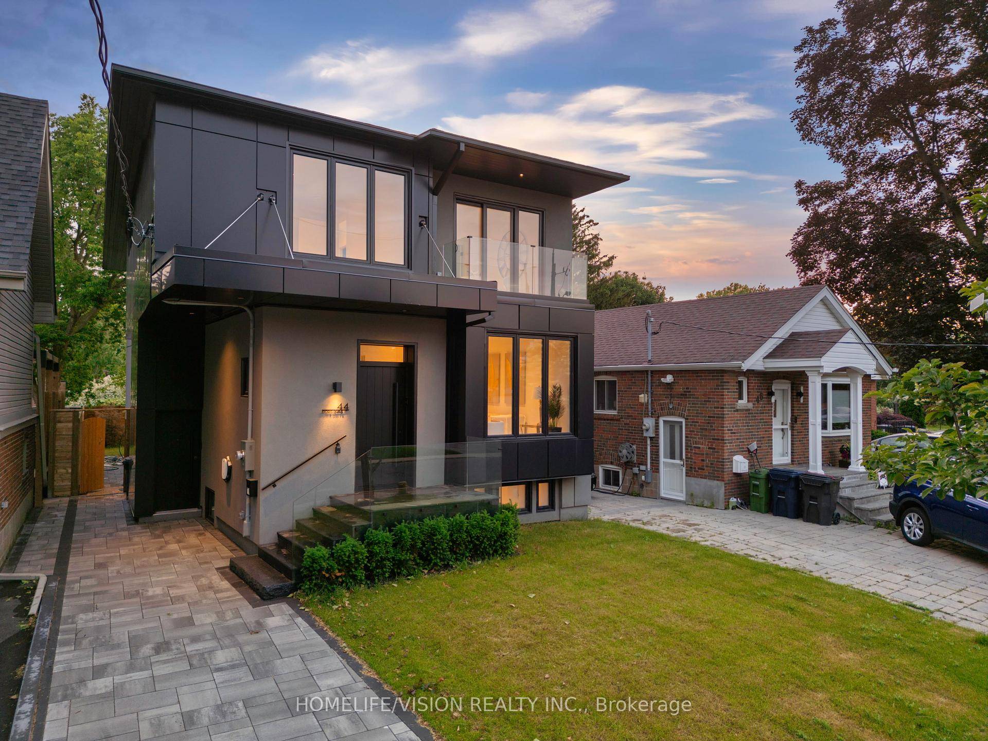 Nestled in the quiet pocket of the prestigious Parkview Hills, this spectacular two story custom built home offers 4 2 bedrooms, a den, and 5 bathrooms, blending contemporary style with ...
