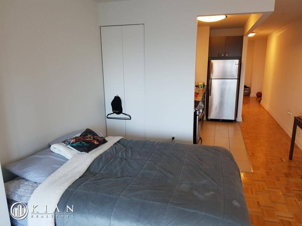 Shot term studio in heart of LICAvailable till 6 30 20, No pets