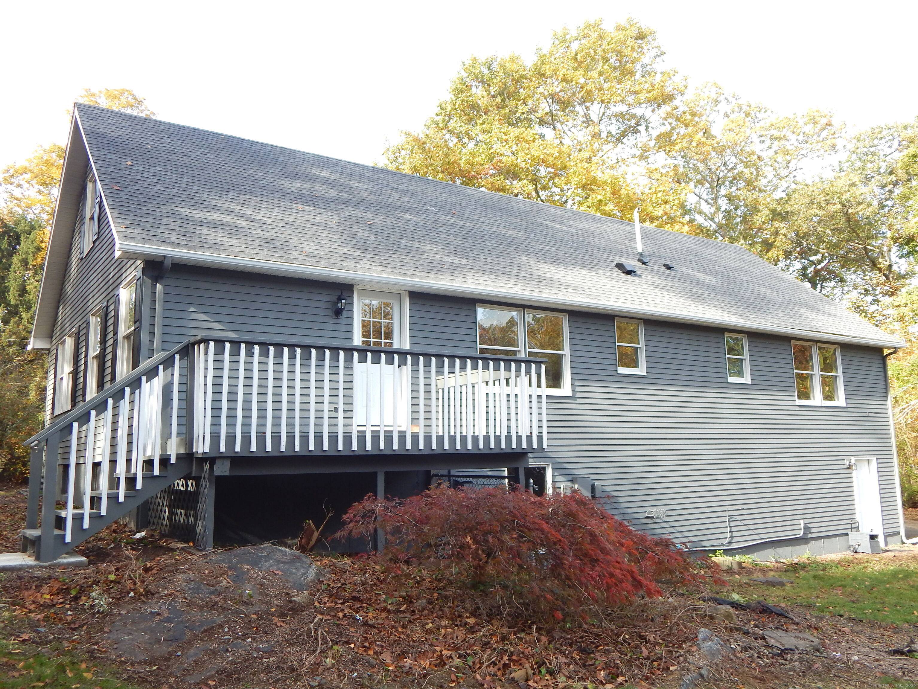 Completely remodeled ranch in Lebanon's highly sought after, delightful neighborhood of Bascom Road !