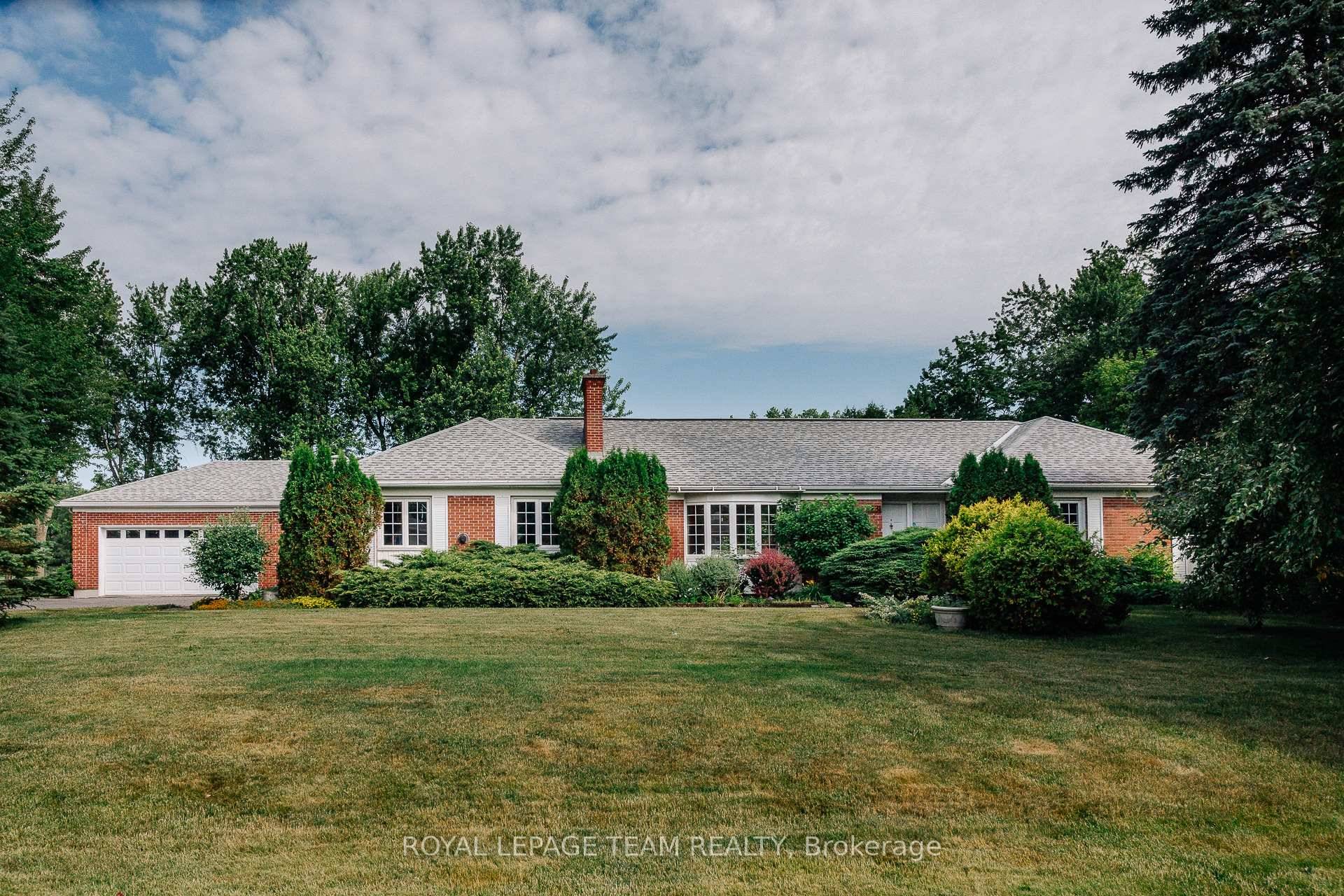 Welcome to this extraordinary 3 2 bedroom, 2.