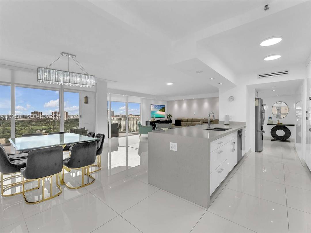 Luxury living at its finest in Aventura s prestigious Turnberry Isles North Tower, set on a private gated peninsula.