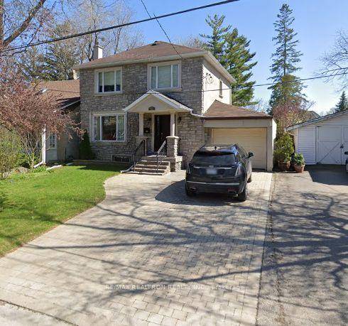 Welcome to 37 Newton Drive, a beautifully upgraded 4 bedroom, 2 storey stone and stucco home situated in the prestigious Newtonbrook East neighborhood.