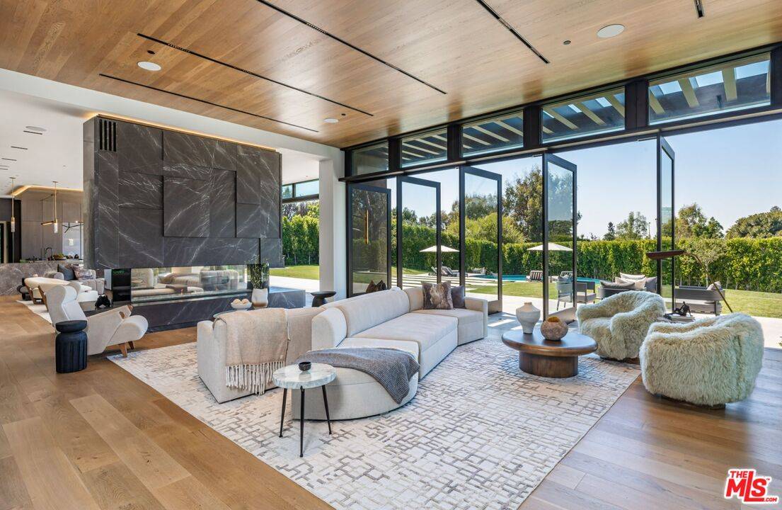 615 N Faring Rd 6BR Bel Air La