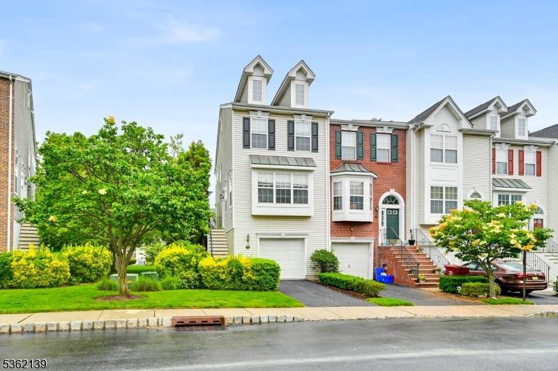 Also Listed FOR RENT 3, 600 m ; Stylish Corner Unit Townhome Just Minutes from NYC !