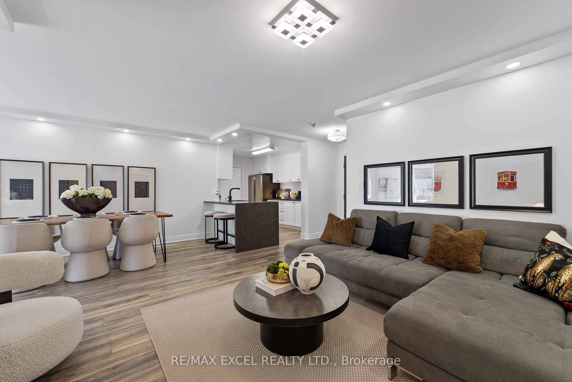 Welcome to Rodeo Walk by Tridel, a beautifully renovated, south facing 2 bedroom solarium condo suite spanning nearly 1, 300 sq.